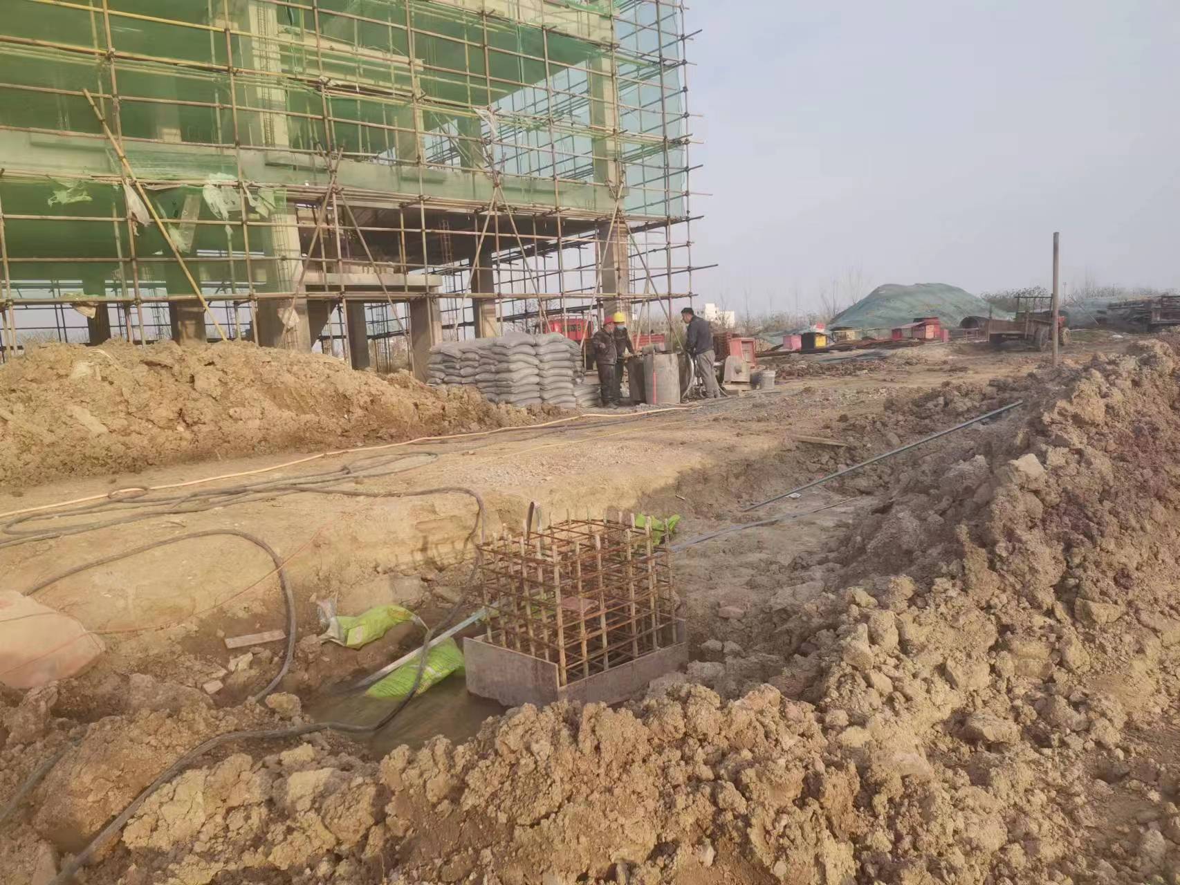 龙华山办事处当桥梁出现裂缝的时候应该及时加固修补